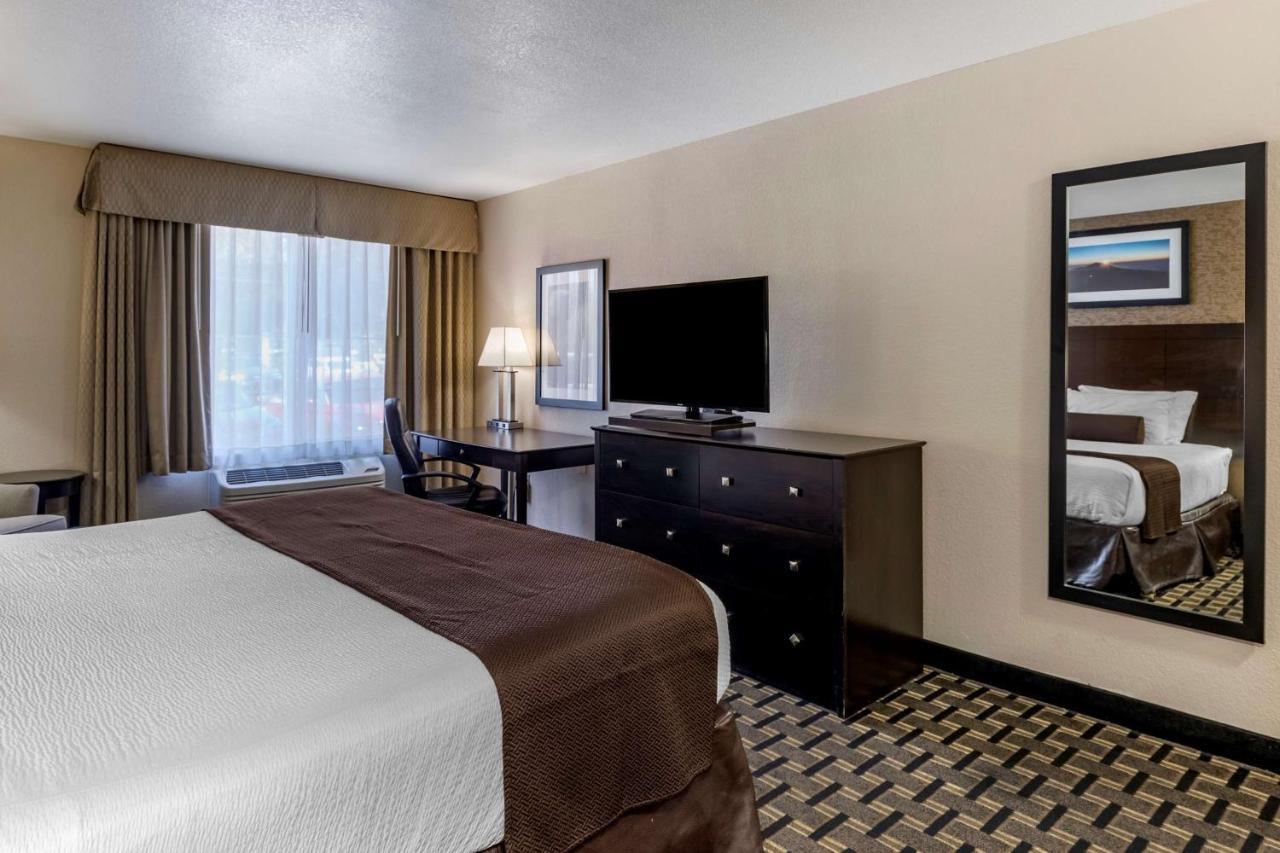 Best Western Plus Las Vegas West Exterior photo
