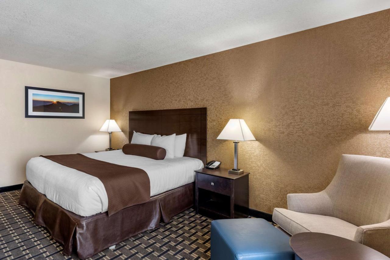 Best Western Plus Las Vegas West Exterior photo