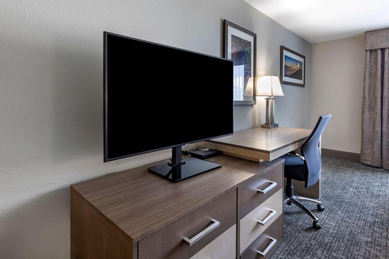 Best Western Plus Las Vegas West Exterior photo