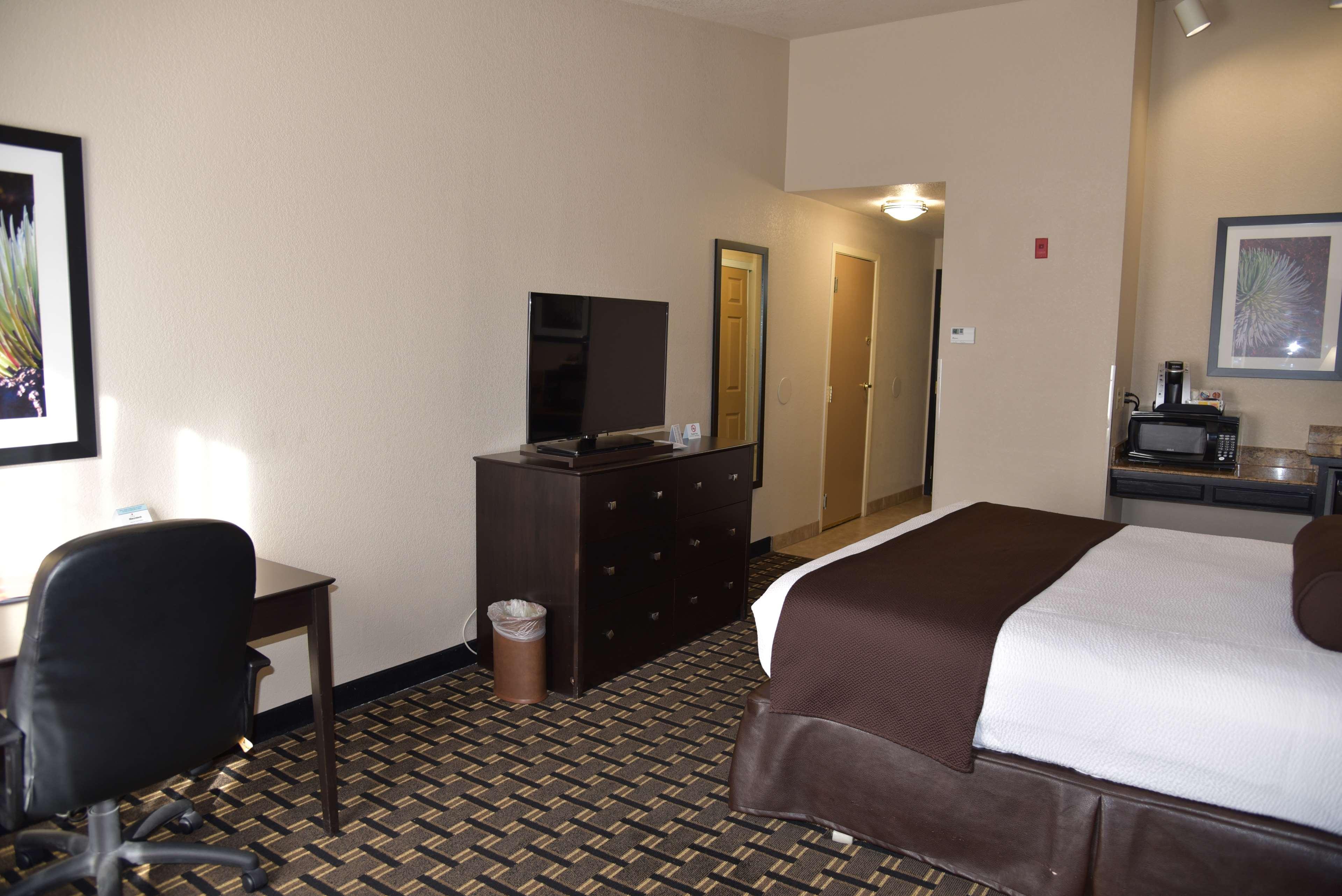 Best Western Plus Las Vegas West Exterior photo