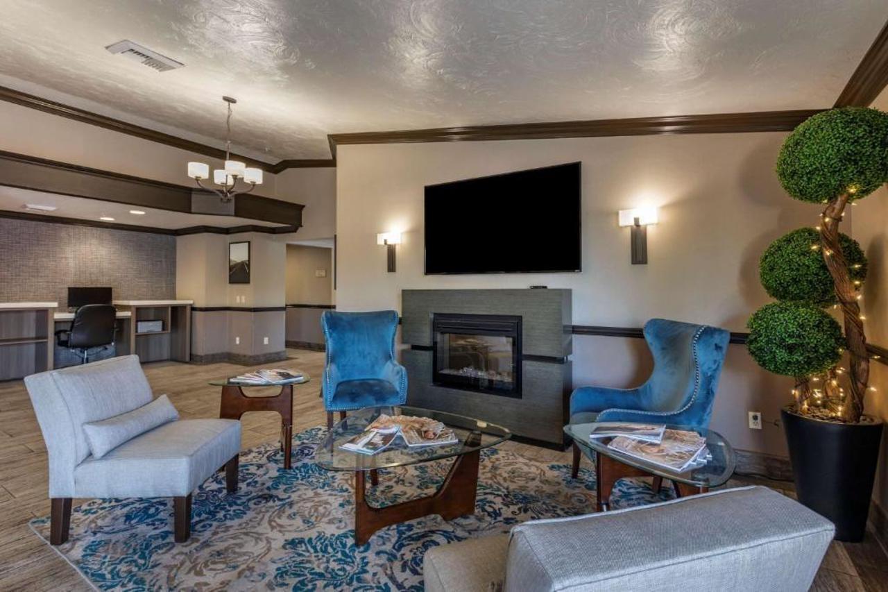 Best Western Plus Las Vegas West Exterior photo